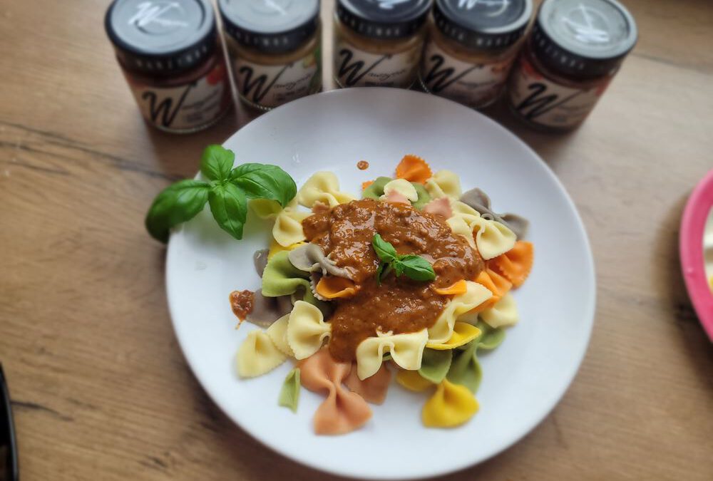 Szybkie spaghetti z sosem z pasty Wawrzyniec z suszonymi pomidorami